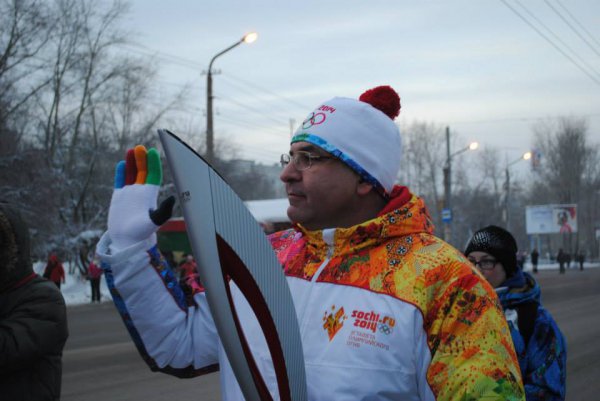 Игорь Сапко пронес Олимпийский Огонь по улицам Перми в 2014 году